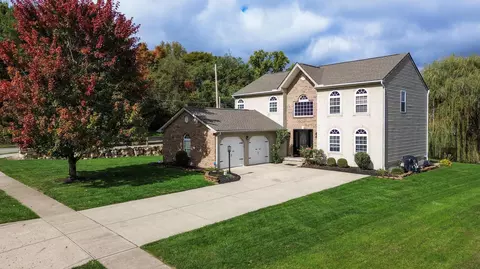 3927 Creekwood Dr, Lewis Center, OH 43035