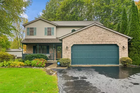 137 Carryback Dr SW, Pataskala, OH 43062