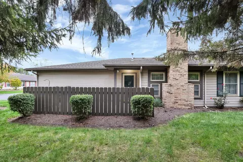 2626 Rolling Oaks Blvd, Hilliard, OH 43026