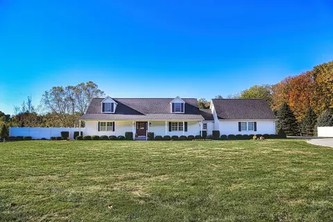 7512 Mount Gilead Rd, Fredericktown, OH 43019