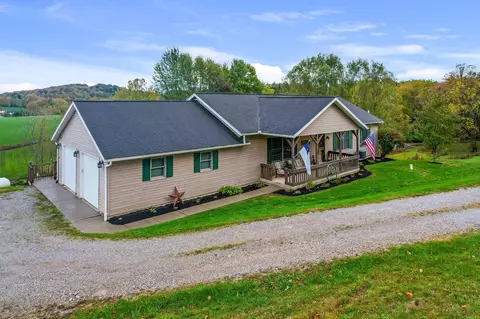 3241 Ritchey Rd SE, Heath, OH 43056