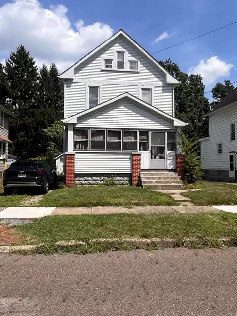 1371 Andrus St, Akron, OH 44301