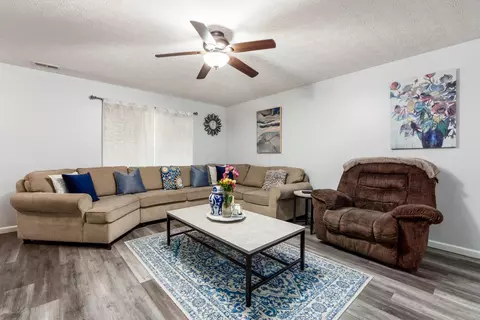 1426 Ithaca Dr, Columbus, OH 43228 photo 7