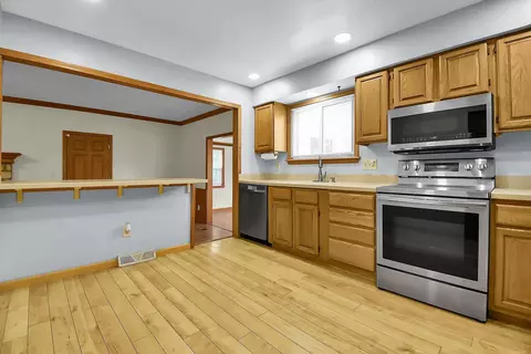 Kitchen - 507 Uxbridge Ave, Columbus, OH 43230 photo 1 of 2