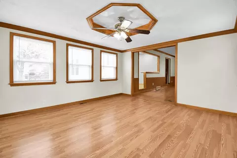 Living - 507 Uxbridge Ave, Columbus, OH 43230 photo 4 of 5