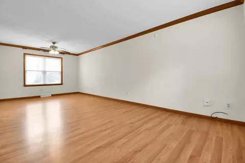 Living - 507 Uxbridge Ave, Columbus, OH 43230 photo 1 of 5