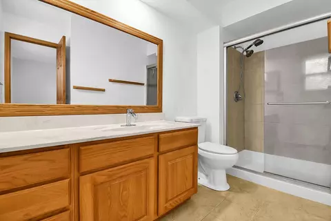 Bath - 507 Uxbridge Ave, Columbus, OH 43230 photo 2 of 3