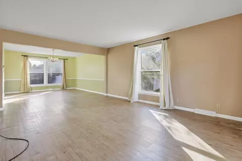 Living - 5371 Pheasant Dr, Orient, OH 43146 photo 1 of 10