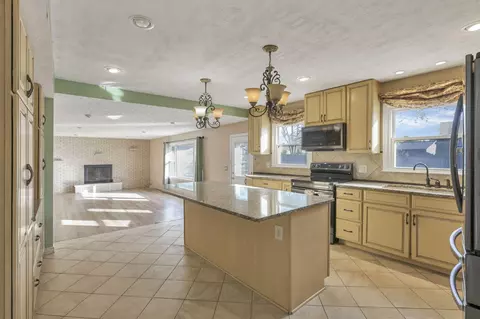 Kitchen - 5371 Pheasant Dr, Orient, OH 43146 photo 1 of 7
