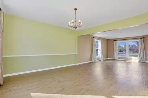 Living - 5371 Pheasant Dr, Orient, OH 43146 photo 5 of 10