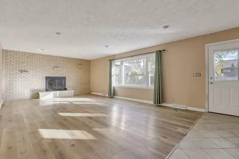 Living - 5371 Pheasant Dr, Orient, OH 43146 photo 7 of 10