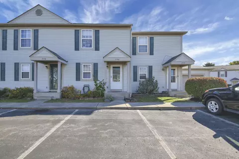 236 Hawkins Ln #95E, Blacklick, OH 43004