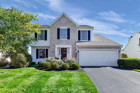 7463 Fairfield Lakes Dr, Powell, OH 43065