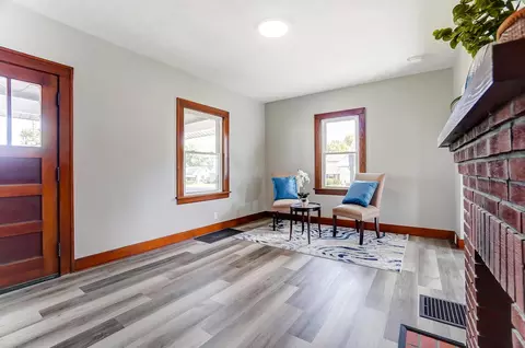 Living - 2533 Beatrice St, Springfield, OH 45503 photo 2 of 6