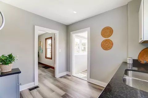 Entry Way - 2533 Beatrice St, Springfield, OH 45503 photo 3 of 6