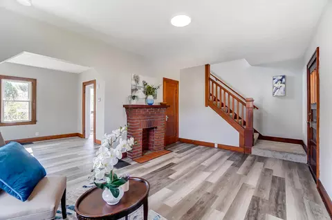 Living - 2533 Beatrice St, Springfield, OH 45503 photo 4 of 6