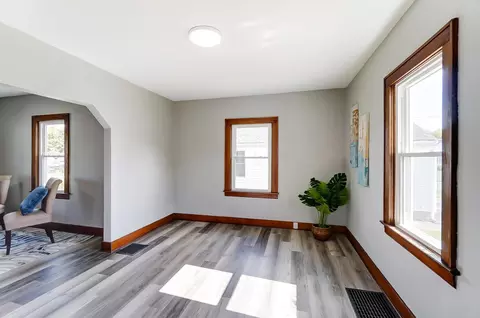 Living - 2533 Beatrice St, Springfield, OH 45503 photo 6 of 6