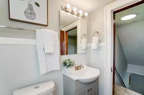Bath - 2533 Beatrice St, Springfield, OH 45503 photo 2 of 3