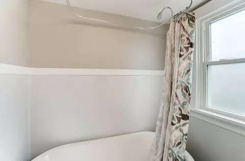 Bath - 2533 Beatrice St, Springfield, OH 45503 photo 3 of 3