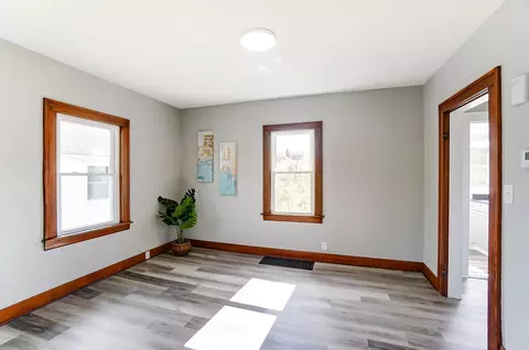 Living - 2533 Beatrice St, Springfield, OH 45503 photo 5 of 6