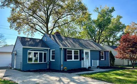 387 Kenbrook Dr, Worthington, OH 43085