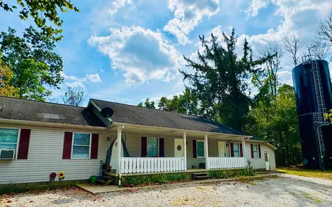 65 Crihfield Dr, Nelsonville, OH 45764