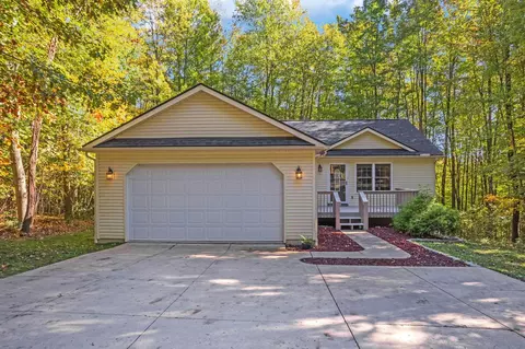 527 Grand Valley Dr, Howard, OH 43028