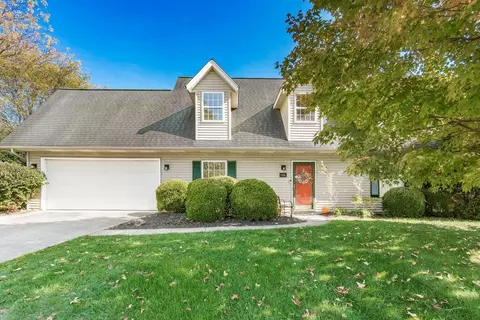 106 Poff Dr, Pataskala, OH 43062