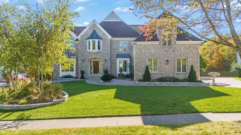 681 Southbluff Dr, Westerville, OH 43082