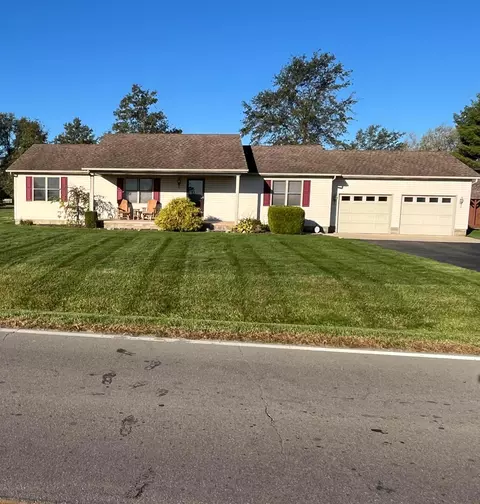 1296 Bogus Rd SE, Washington Court House, OH 43160