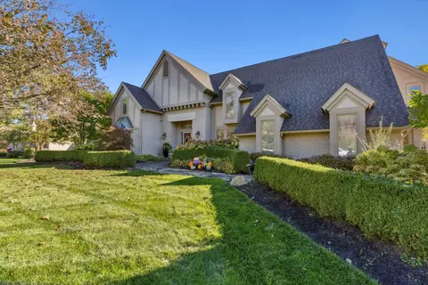 4772 Shire Ridge Rd E, Hilliard, OH 43026