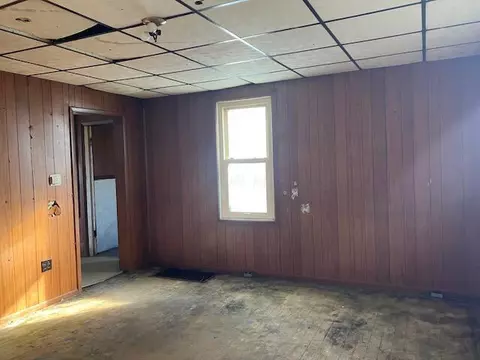 Living - 21 Maple St, Glouster, OH 45732 photo 2 of 2