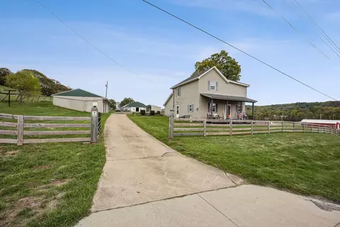 2900 Delmont Rd SW, Lancaster, OH 43130