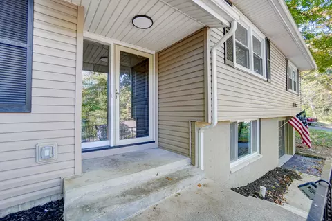 Exterior - 2853 Evergreen Dr, Springfield, OH 45504 photo 16 of 18