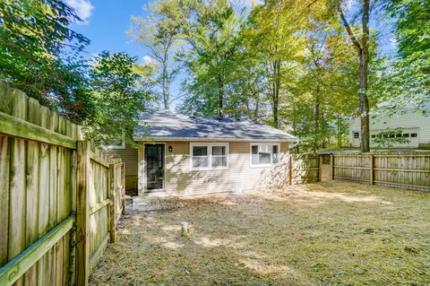 Exterior - 2853 Evergreen Dr, Springfield, OH 45504 photo 6 of 18