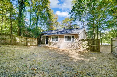 Exterior - 2853 Evergreen Dr, Springfield, OH 45504 photo 5 of 18
