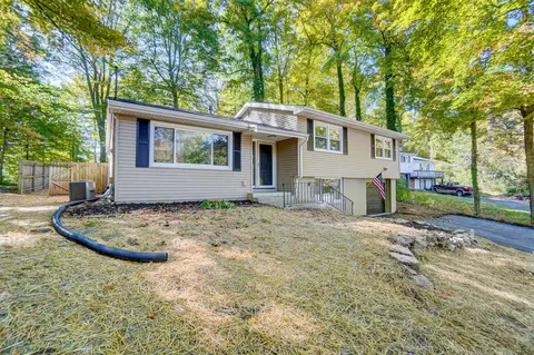 Exterior - 2853 Evergreen Dr, Springfield, OH 45504 photo 13 of 18