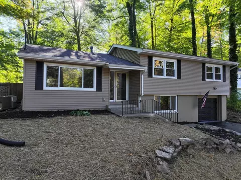 Exterior - 2853 Evergreen Dr, Springfield, OH 45504 photo 17 of 18