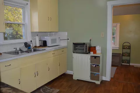 Kitchen - 1214 E Allen St, Lancaster, OH 43130 photo 2 of 3