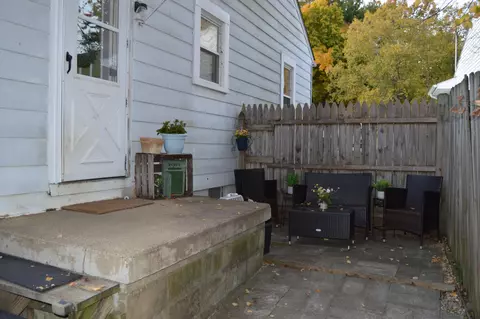 Exterior - 1214 E Allen St, Lancaster, OH 43130 photo 6 of 12