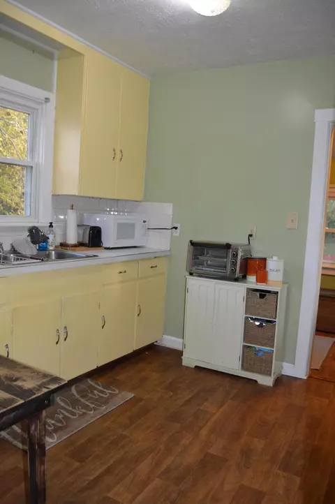 Kitchen - 1214 E Allen St, Lancaster, OH 43130 photo 3 of 3
