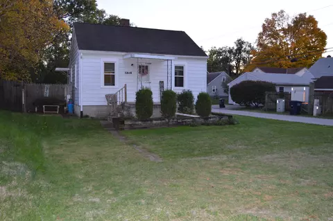 Exterior - 1214 E Allen St, Lancaster, OH 43130 photo 1 of 12