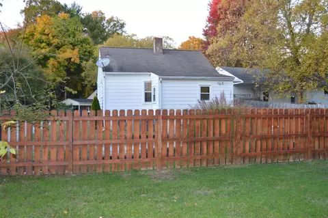 Exterior - 1214 E Allen St, Lancaster, OH 43130 photo 8 of 12