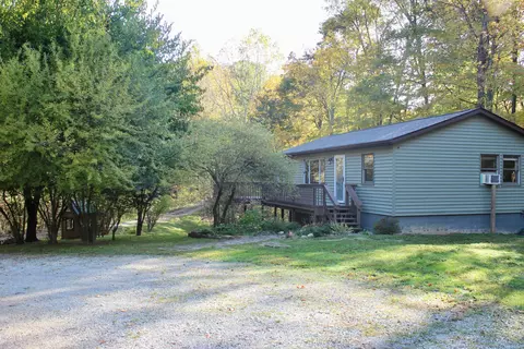 Exterior - 15034 Mount Perry Rd, Mount Perry, OH 43760 photo 2 of 6