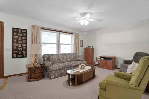 Living - 241 Gregory Dr, Newark, OH 43055 photo 2 of 2