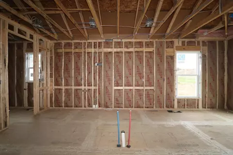 217 Isleta Dr, Pataskala, OH 43062 photo 3