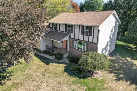 1242 Berwyn Ln, Newark, OH 43055