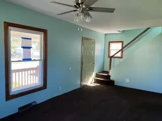 Living - 859 Davids St, Marion, OH 43302 photo 1 of 2