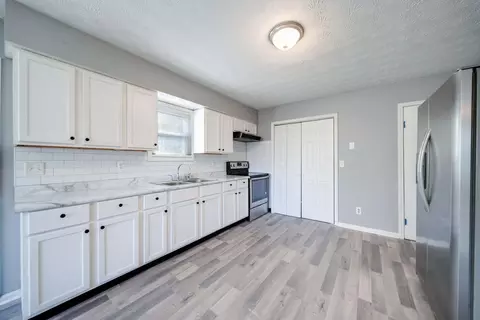 Kitchen - 1629 E Home Rd, Springfield, OH 45503 photo 2 of 3