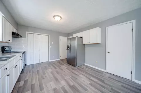 Kitchen - 1629 E Home Rd, Springfield, OH 45503 photo 3 of 3